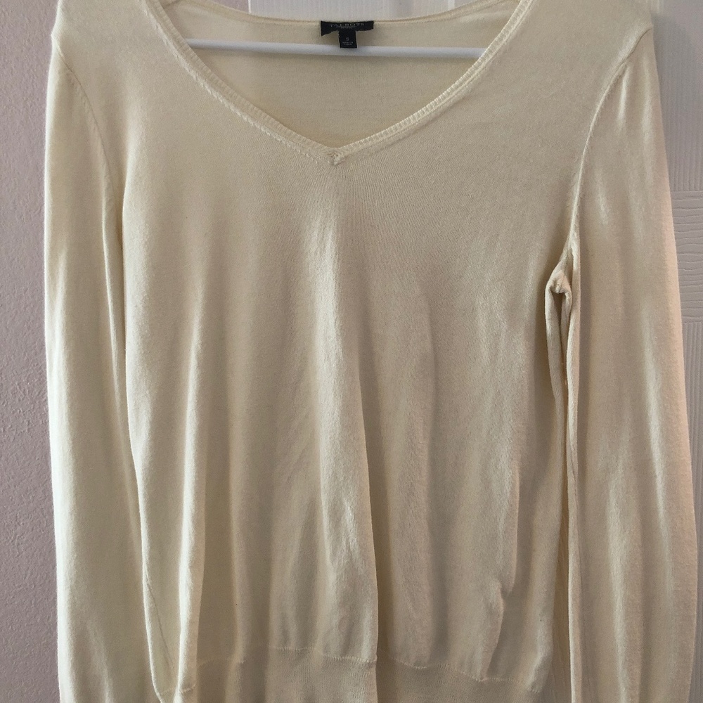 Lightweight womens sweater
